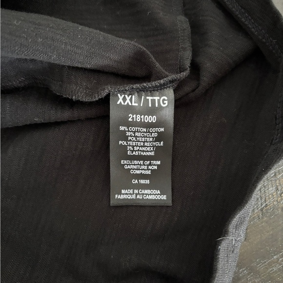 Talbots Women's Size 2XL Top‎ Flower Embroidery Cap Sleeves Summer Staple V-Neck - Picture 6 of 7